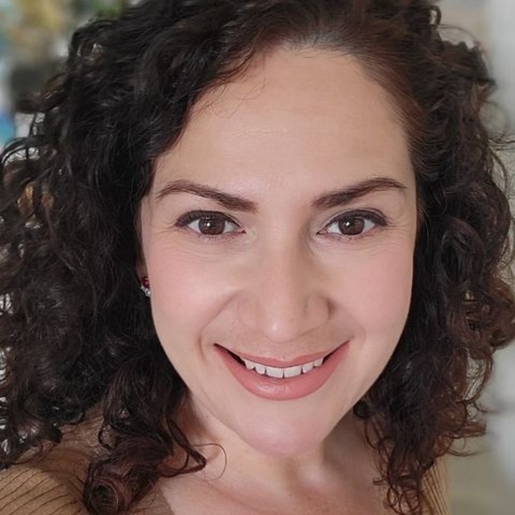 Meet your Posher, Ruth - Picture 1 of 1